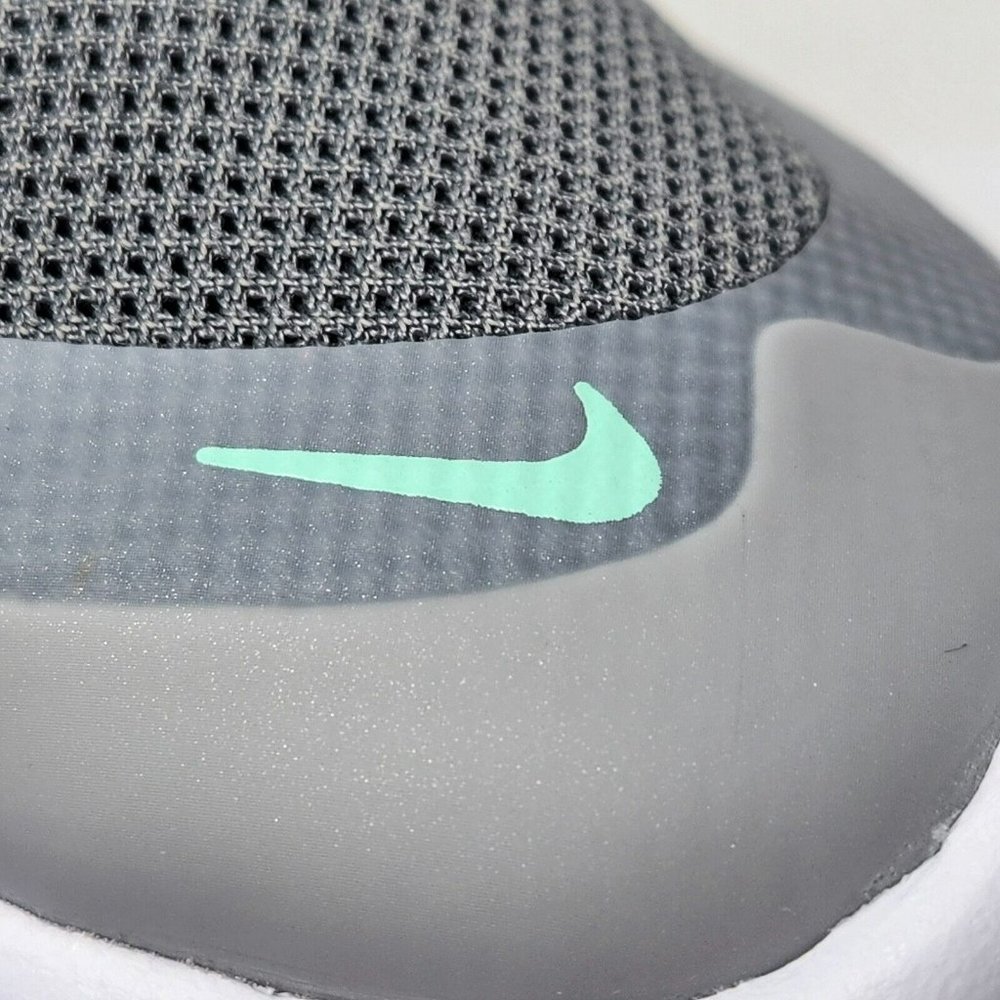 Nike Air Max Axis Low Womens Running Training Shoes Gray White AA2168-001 - Picture 3 of 9